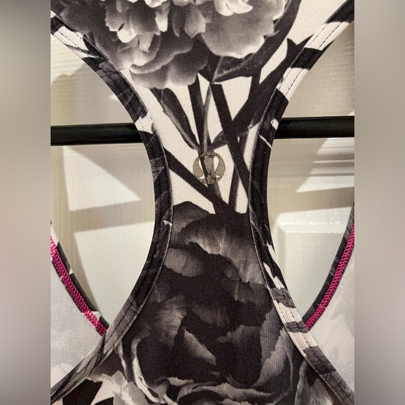 Lululemon Cool Racerback - Size 8 - Picture 2 of 4